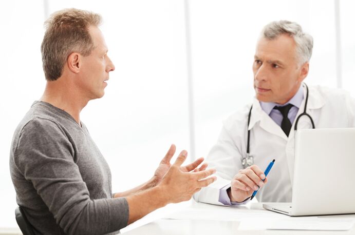 Home con prostatite crónica no consultorio do médico